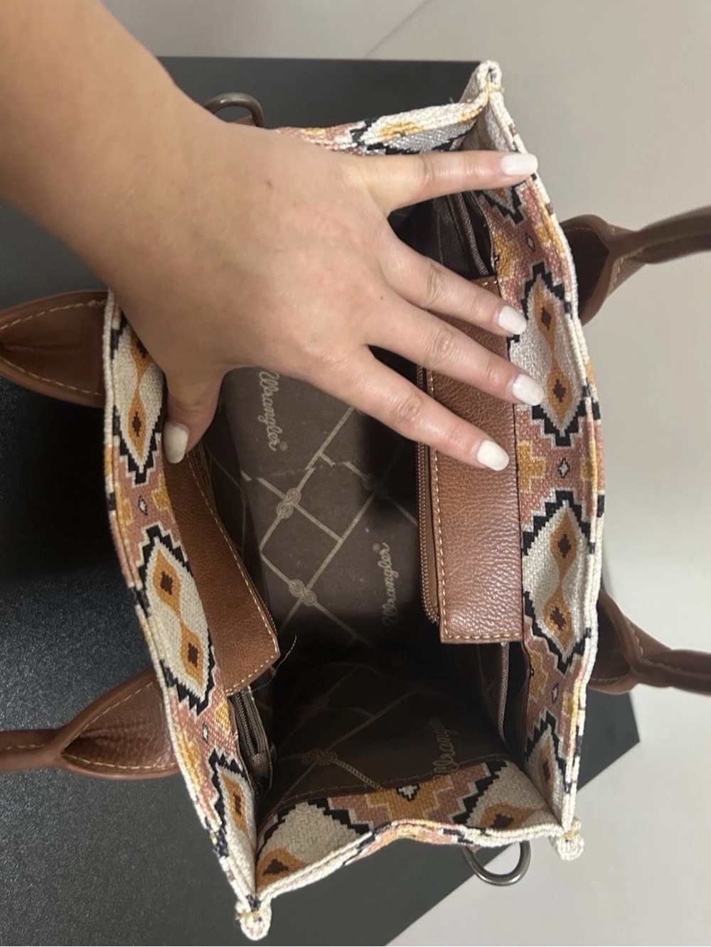Wrangler Tan & Cream Aztec Patterned Tote - Picture 5 of 9